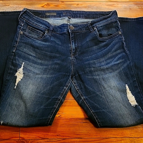 Kut from the Kloth - Catherine Slouchy Boyfriend Jean - Picture 1 of 6